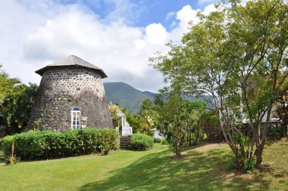 Quarto feito nas ruínas de um antigo moinho, na Rawlins Plantation, na ilha de St. Kitts - Caribe